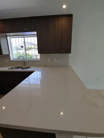 1270 NW 39th Street Miami FL 33142