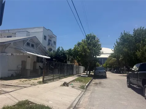 1236 NW 5th Street Miami FL 33125