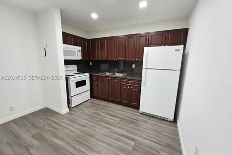 6961 W 14th Court Hialeah FL 33014
