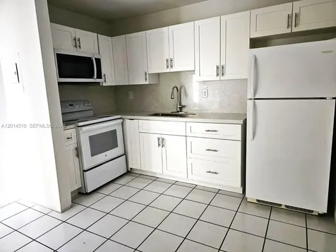 6961 W 14th Court Hialeah FL 33014