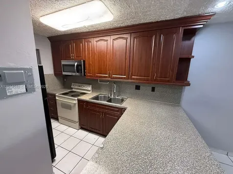 6055 W 19th Avenue Hialeah FL 33012