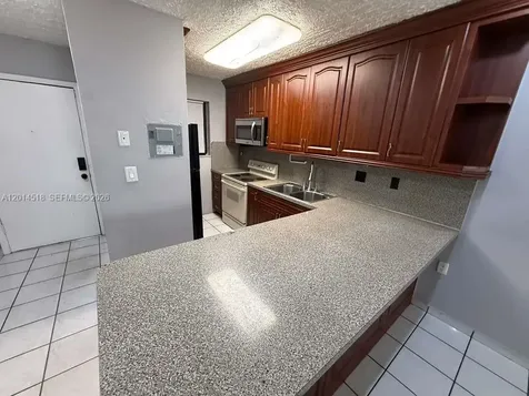 6055 W 19th Avenue Hialeah FL 33012
