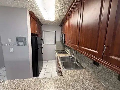6055 W 19th Avenue Hialeah FL 33012