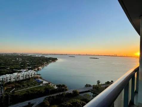 Miami FL 33137