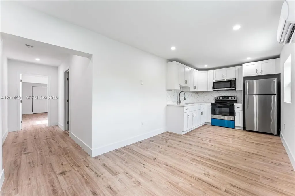 9720 NW 24th Place Sunrise FL 33322