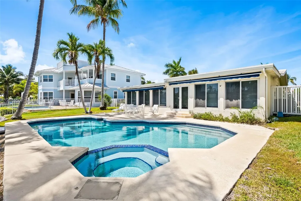 2548 SE 12th Street Pompano Beach FL 33062