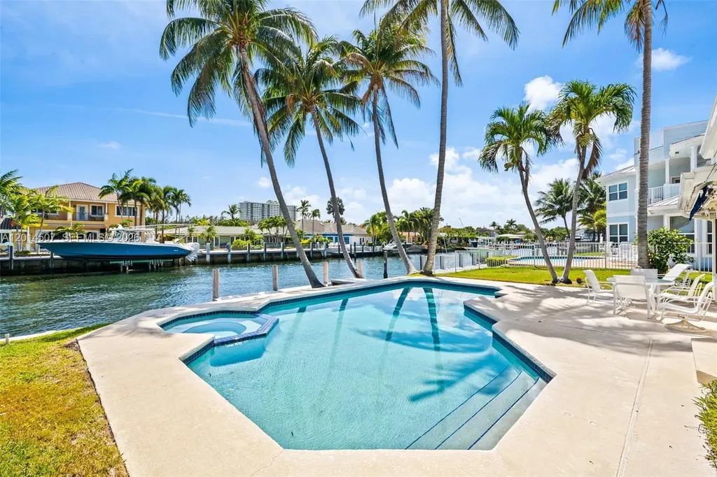 2548 SE 12th Street Pompano Beach FL 33062