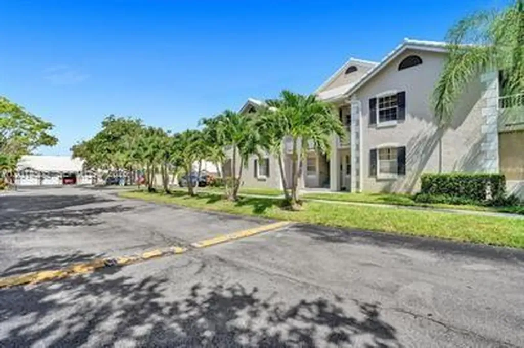 2871 N Oakland Forest Drive Oakland Park FL 33309