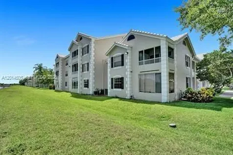 2871 N Oakland Forest Drive Oakland Park FL 33309