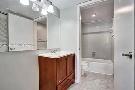 2871 N Oakland Forest Drive Oakland Park FL 33309