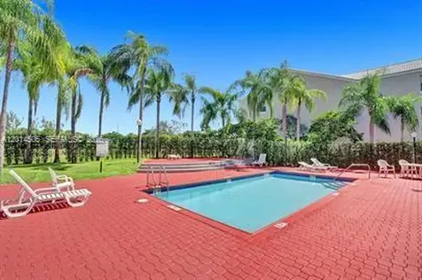 2871 N Oakland Forest Drive Oakland Park FL 33309