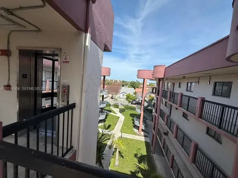 5400 W 21st Court Hialeah FL 33016