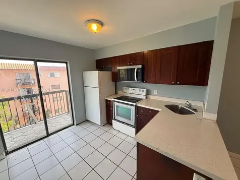 5400 W 21st Court Hialeah FL 33016