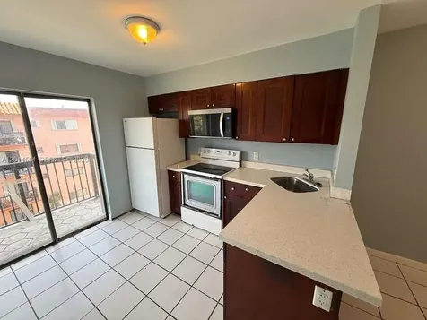 5400 W 21st Court Hialeah FL 33016