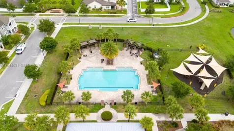 4952 Longmeadow Park Orlando FL 32811
