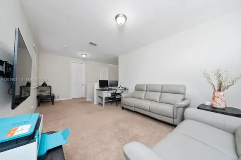 4952 Longmeadow Park Orlando FL 32811