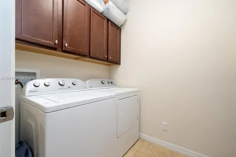 4952 Longmeadow Park Orlando FL 32811