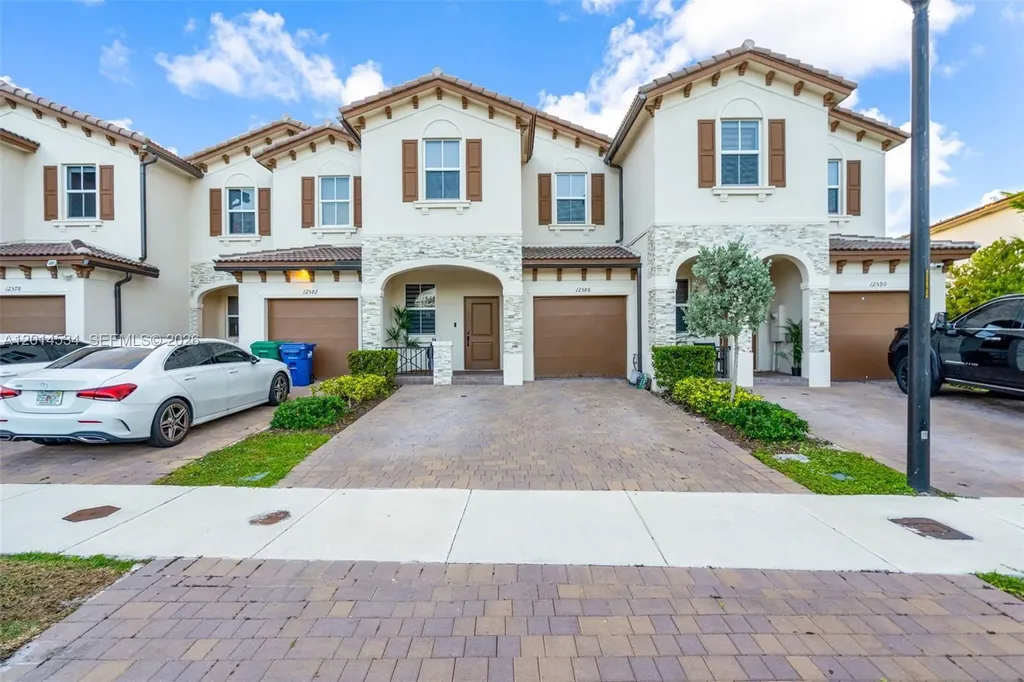 12586 NW 22nd Place Miami FL 33167