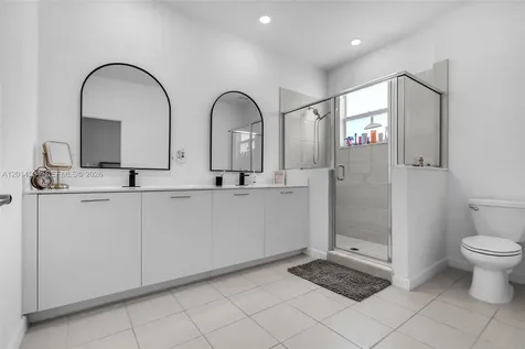 12586 NW 22nd Place Miami FL 33167
