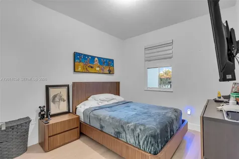 12586 NW 22nd Place Miami FL 33167