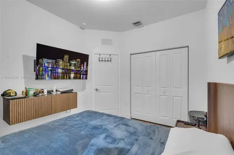 12586 NW 22nd Place Miami FL 33167