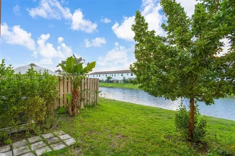 12586 NW 22nd Place Miami FL 33167