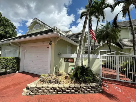 4745 NW 98th Place Doral FL 33178