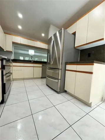 4745 NW 98th Place Doral FL 33178
