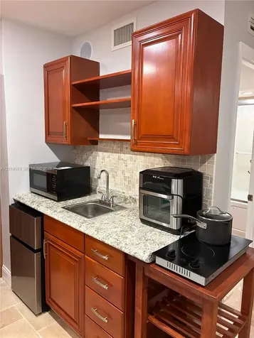 2780 NE 183rd Street Aventura FL 33160