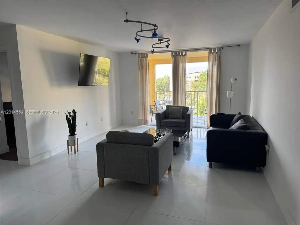 19555 E Country Club Drive Aventura FL 33180