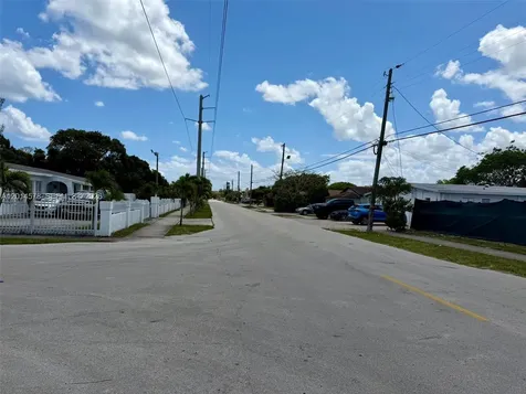 141 SW 2nd Street Deerfield Beach FL 33441