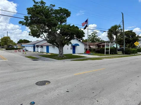 141 SW 2nd Street Deerfield Beach FL 33441