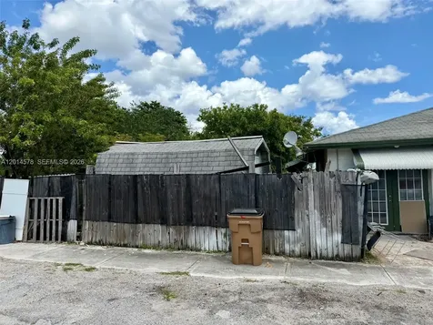 141 SW 2nd Street Deerfield Beach FL 33441