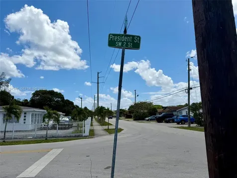 141 SW 2nd Street Deerfield Beach FL 33441