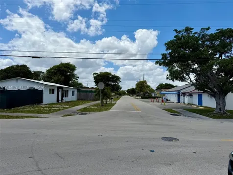 141 SW 2nd Street Deerfield Beach FL 33441
