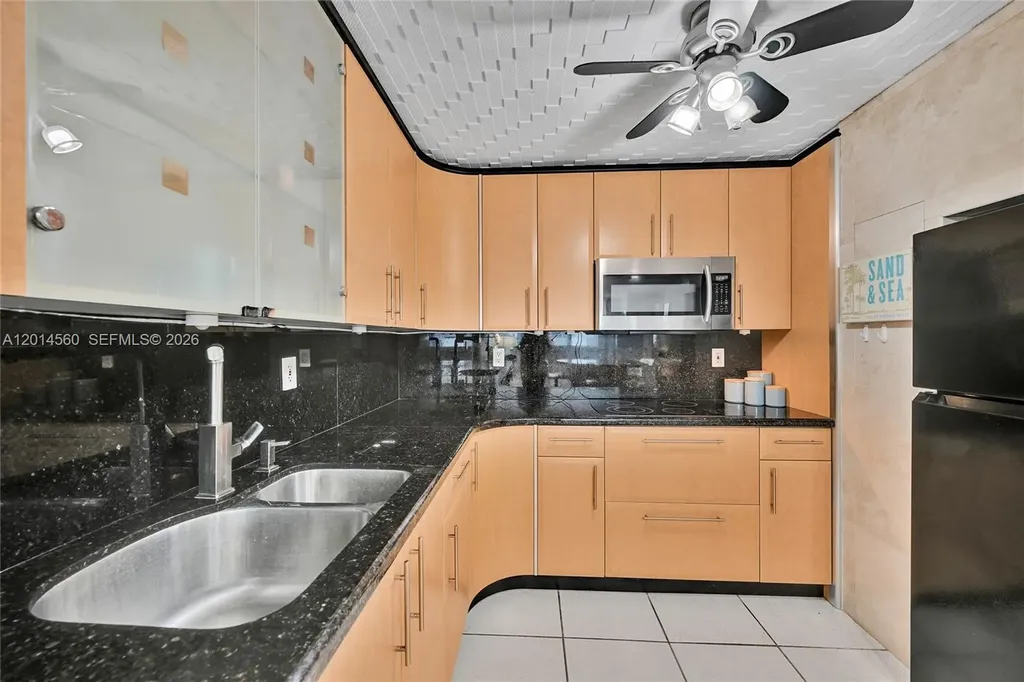 6039 Collins Avenue Miami Beach FL 33140