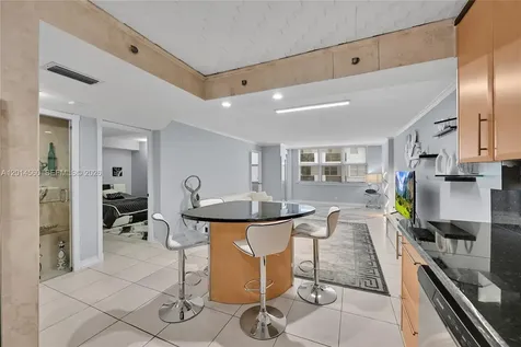 6039 Collins Avenue Miami Beach FL 33140