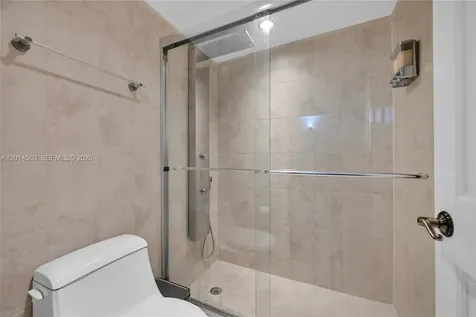 6039 Collins Avenue Miami Beach FL 33140