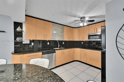 6039 Collins Avenue Miami Beach FL 33140