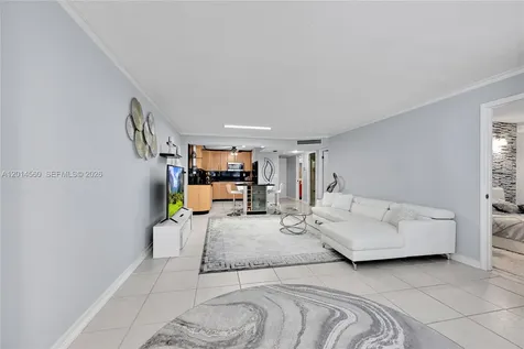 6039 Collins Avenue Miami Beach FL 33140