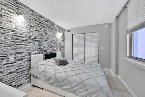 6039 Collins Avenue Miami Beach FL 33140