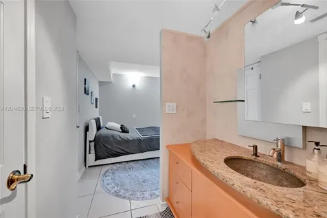 6039 Collins Avenue Miami Beach FL 33140