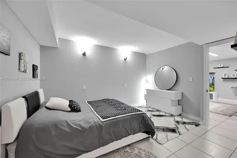 6039 Collins Avenue Miami Beach FL 33140