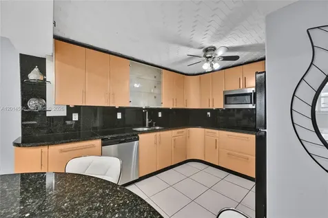6039 Collins Avenue Miami Beach FL 33140