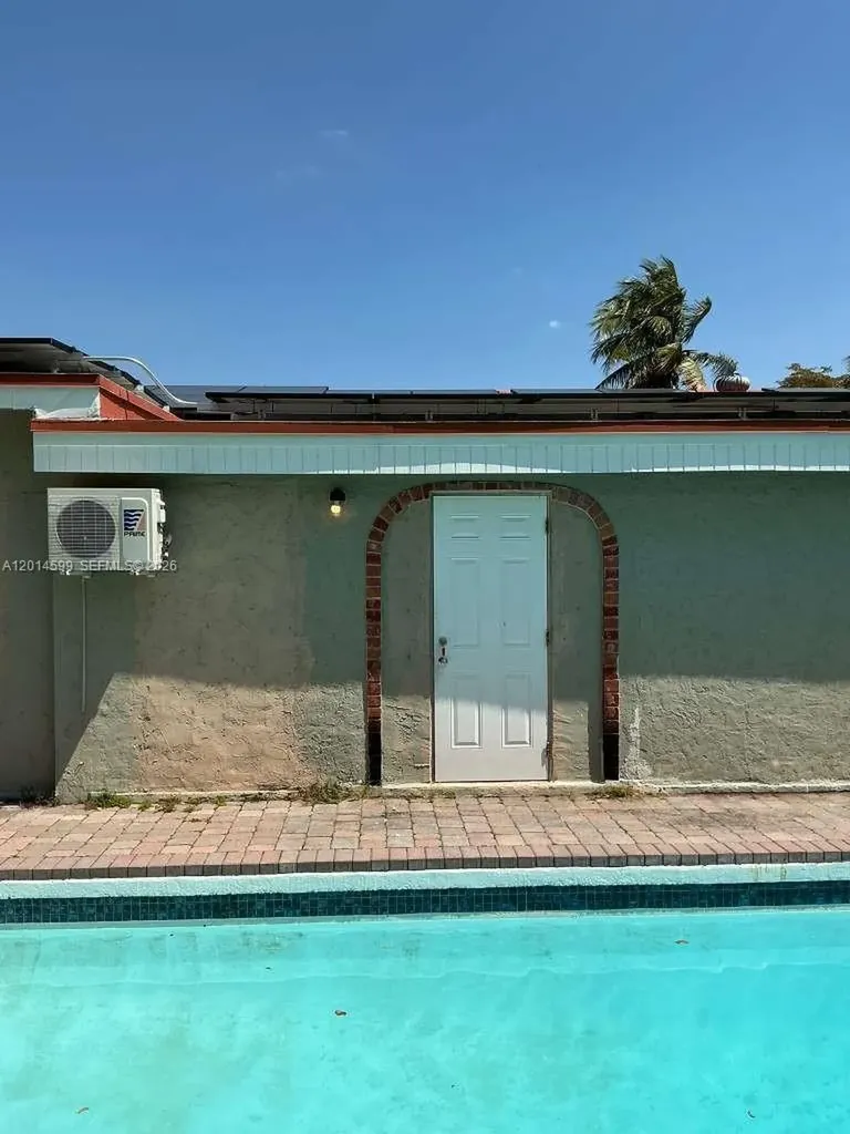 4324 NW 76th Avenue Coral Springs FL 33065