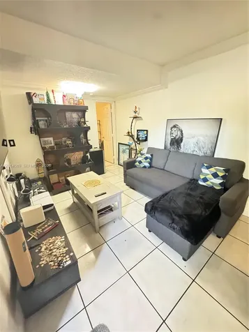 1314 W 77th Street Hialeah FL 33014
