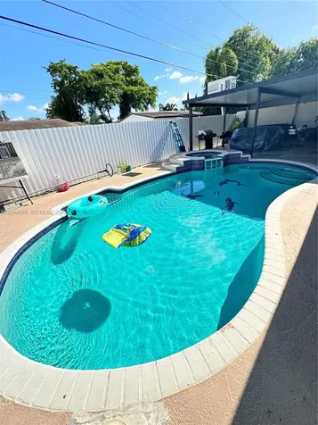 1314 W 77th Street Hialeah FL 33014