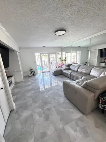 1314 W 77th Street Hialeah FL 33014
