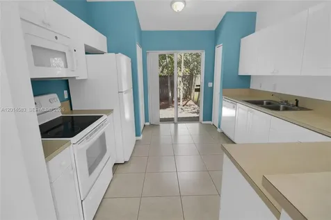 117 SE 3rd Avenue Hallandale Beach FL 33009
