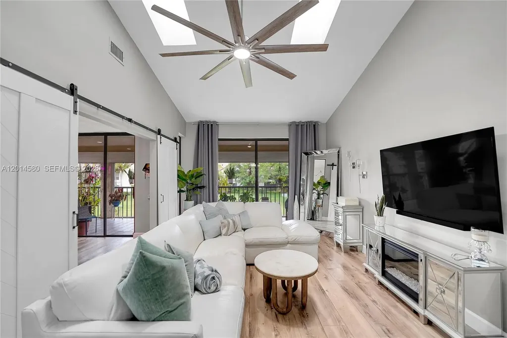 7902 La Mirada Drive Boca Raton FL 33433